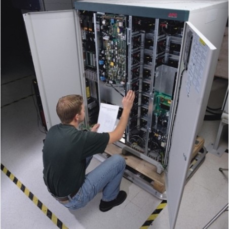 APC On-Site Service 8 Hour 7X24 Response Upgrade to Factory Warranty or Existing Service Contract - Serviceerweiterung - Arbeit