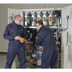 APC On-Site Warranty Extension - Serviceerweiterung - Arbeitszeit und Ersatzteile (für UPS 40 W) - 1 Jahr - Vor-Ort - Geschäfts