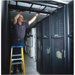 APC Schneider Electric Critical Power & Cooling Services UPS & PDU Onsite Warranty Extension Service - Serviceerweiterung - Arb